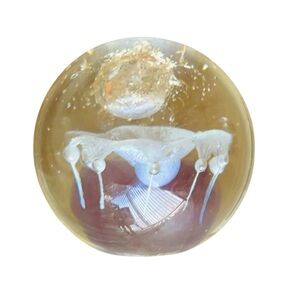 🔴 Handcrafted Glass Art Paperweight – Ocean Jellyfish Design